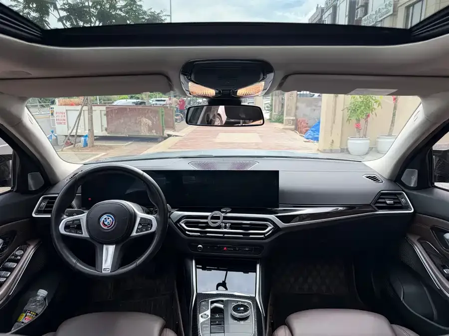 BMW i3 2022 eDrive 35 L 2023 — миниатюра 2