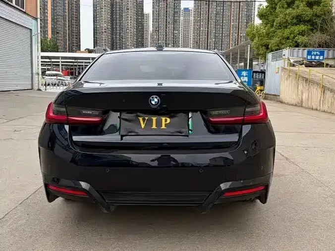 BMW i3 2023 eDrive 40 L Night Sport Package 2023 — миниатюра 4