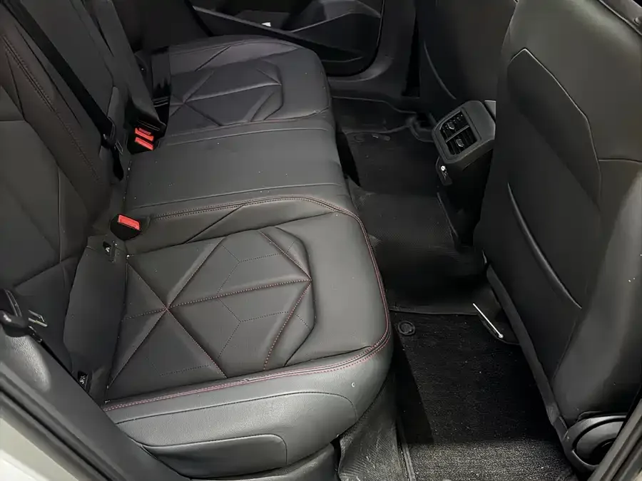 Volkswagen Lavida 2026 Volkswagen Lavida 300TSI DSG Starry Sky Edition 2026 — миниатюра 2