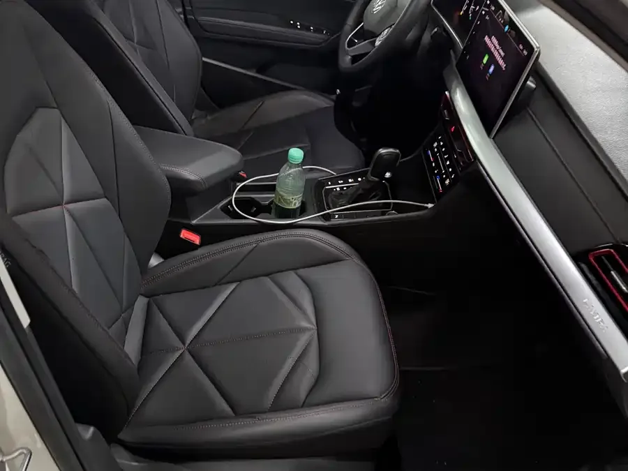 Volkswagen Lavida 2026 Volkswagen Lavida 300TSI DSG Starry Sky Edition 2026 — миниатюра 4