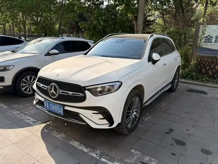 Mercedes-Benz GLC-Class 2023