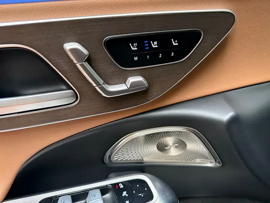 Mercedes-Benz E-Class Mercedes-Benz E-Class 2024 facelift E 300 L Luxury Edition 2024 — миниатюра 3