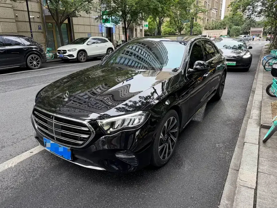 Mercedes-Benz E-Class 2024