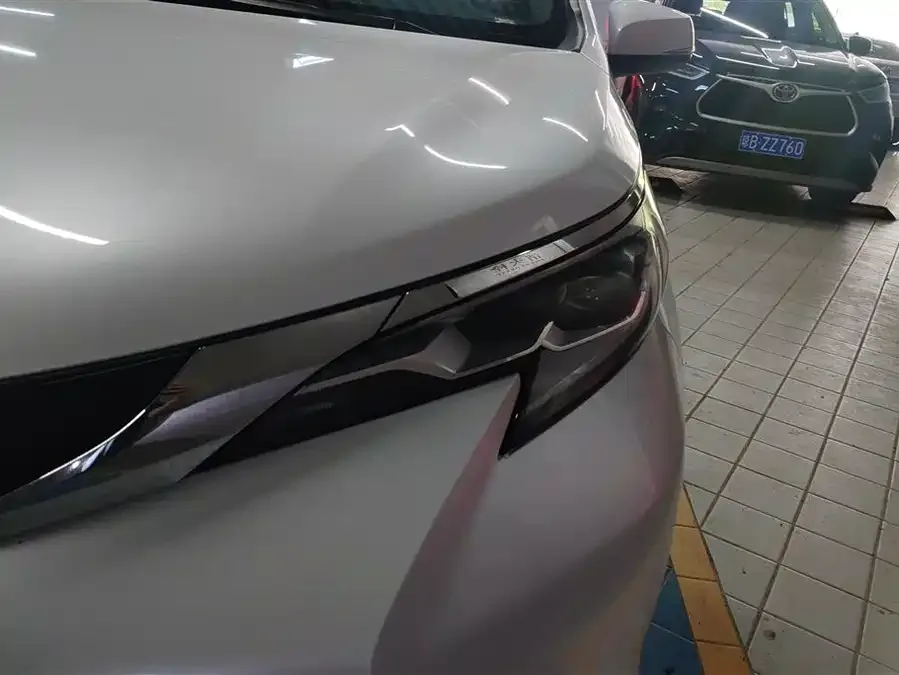 Toyota Sienna SIENNA 2023 2.5L Hybrid Comfort Edition 2023 — миниатюра 2