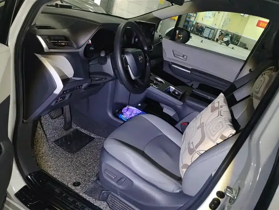 Toyota Sienna SIENNA 2023 2.5L Hybrid Comfort Edition 2023 — миниатюра 3