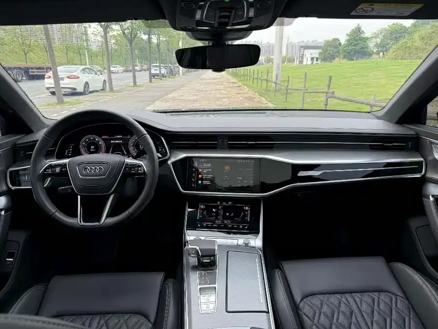 Audi A6L 2025 45 TFSI Selected Dynamic Edition 2025 — миниатюра 2