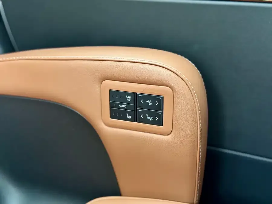 Toyota Crown Vellfire Vellfire 2023 Crown Hybrid 2.5L HV Luxury Edition 2026 — миниатюра 4