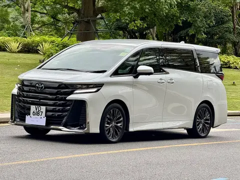 Toyota Crown Vellfire 2026 buy in Moscow