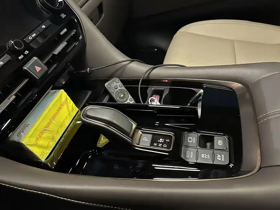 Toyota Crown Vellfire Vellfire 2024 Crown Hybrid 2.5L Supreme Edition 2023 — миниатюра 2