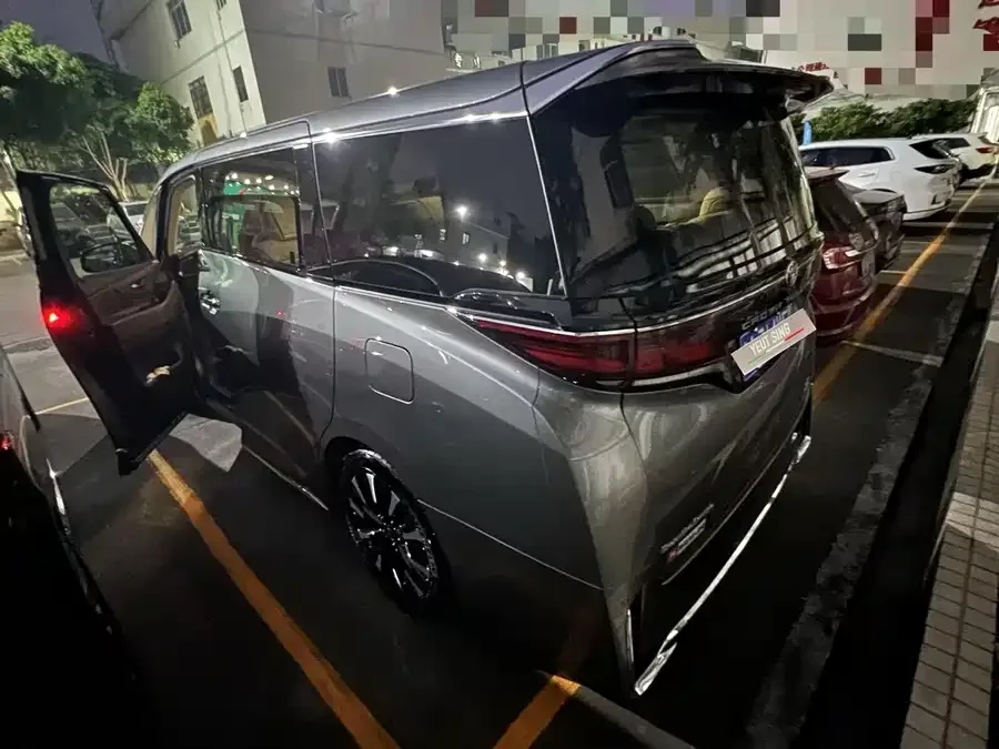 Toyota Crown Vellfire Vellfire 2024 Crown Hybrid 2.5L Supreme Edition 2023 — миниатюра 3