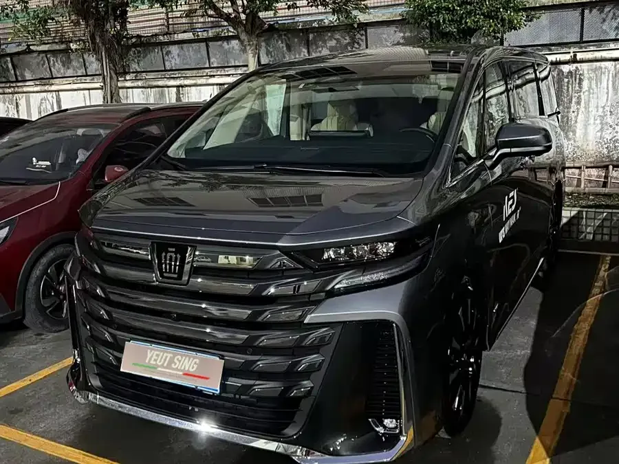 Toyota Crown Vellfire 2023