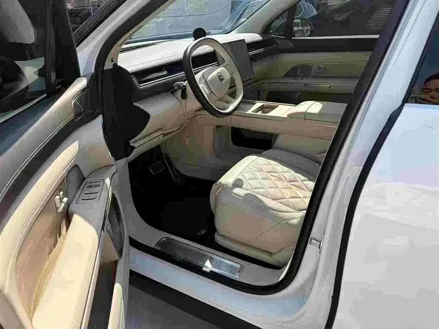 NIO ES8 NIO ES8 2026 Six-Seat Executive Signature Edition 2026 — миниатюра 4