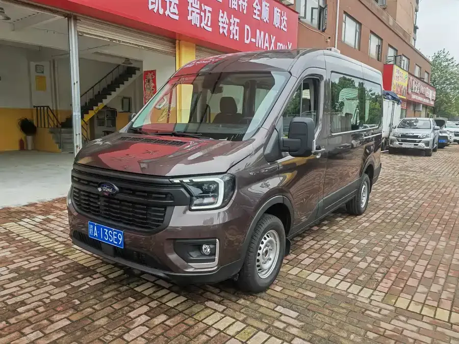 Ford Transit T8 2025
