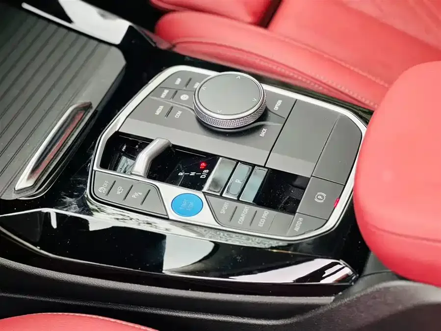 BMW iX3 2024 innovative model 2024 — миниатюра 4