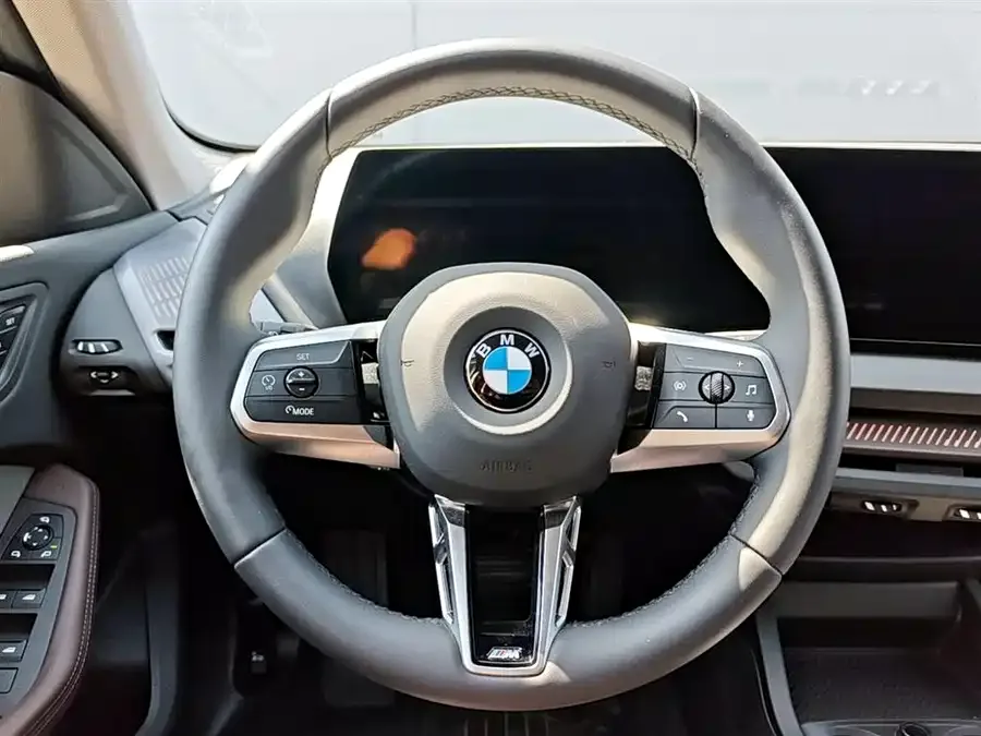 BMW 2 Series BMW 2 Series 2025 225L M Sports Package 2025 — миниатюра 4