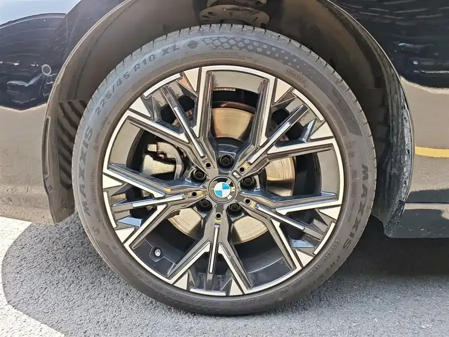 BMW 2 Series BMW 2 Series 2025 225L M Sports Package 2025 — миниатюра 5