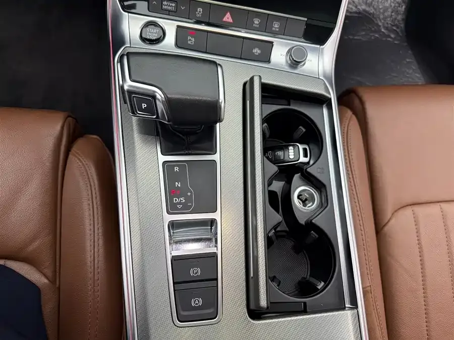 Audi A6L 2022 45 TFSI Premium Edition 2022 — миниатюра 2