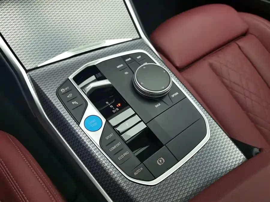 BMW i3 2025 eDrive 40 L Night Edition 2024 — миниатюра 4