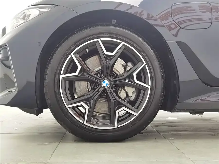 BMW i3 2025 eDrive 40 L Night Edition 2024 — миниатюра 5