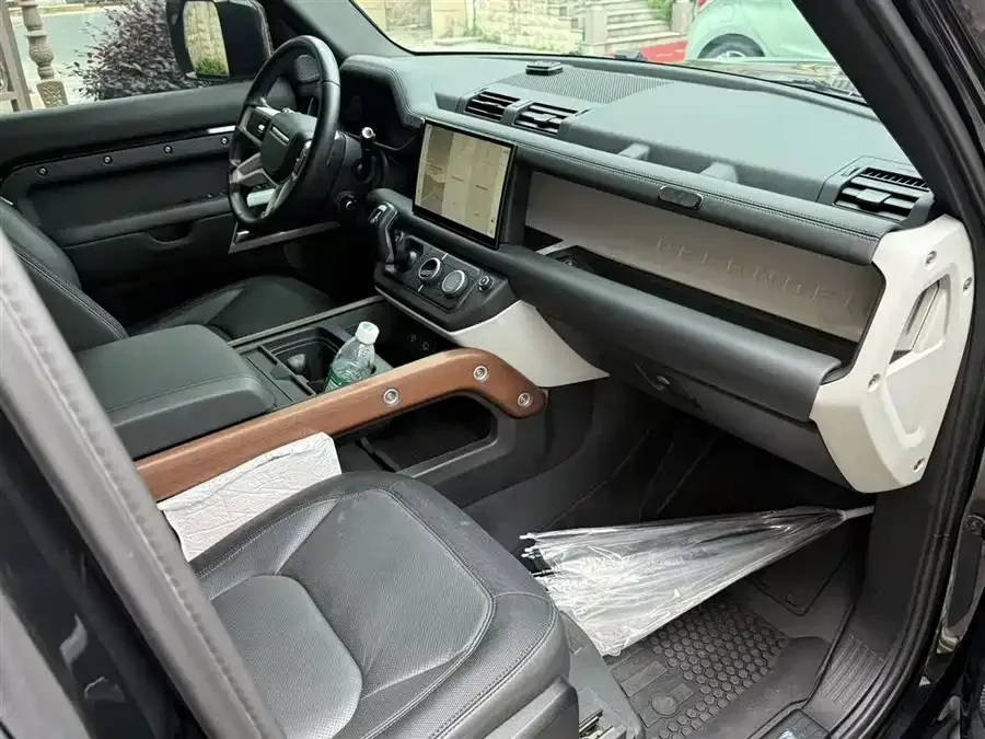 Land Rover guard Land Rover Defender 2024 110 3.0T P400 X-DYNAMIC HSE 2024 — миниатюра 5