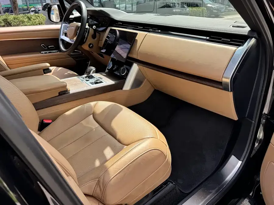 Land Rover Range Rover Range Rover 2023 3.0 L6 360PS Grand Edition 2023 — миниатюра 3