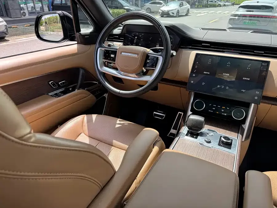 Land Rover Range Rover Range Rover 2023 3.0 L6 360PS Grand Edition 2023 — миниатюра 4