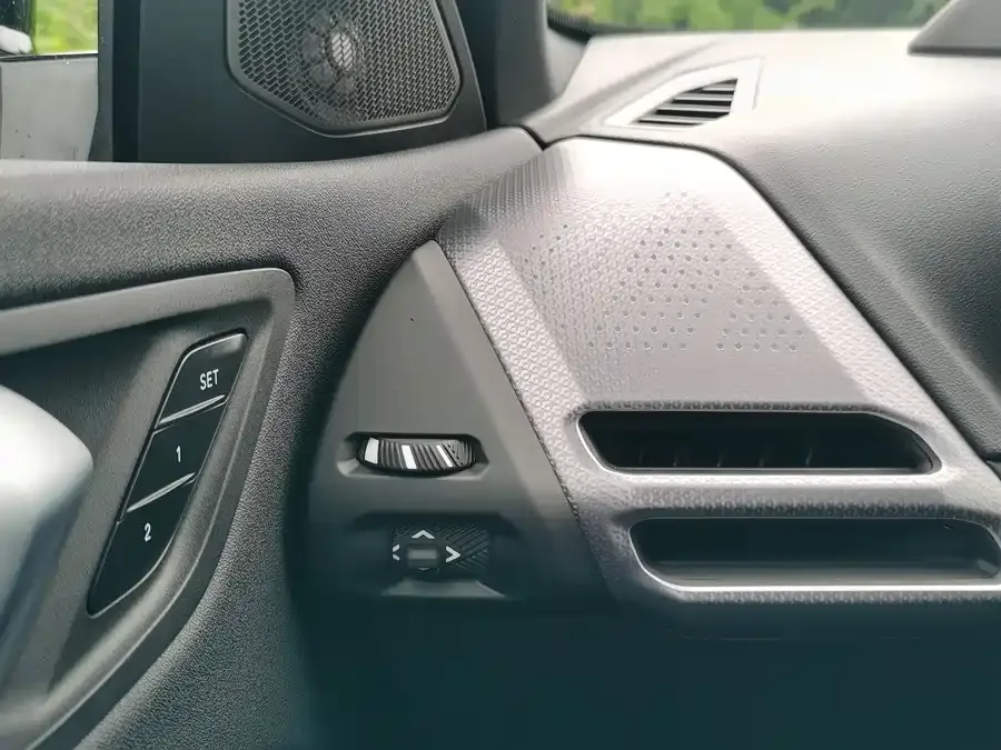 BMW M235L 2025 M235L 2025 — миниатюра 5