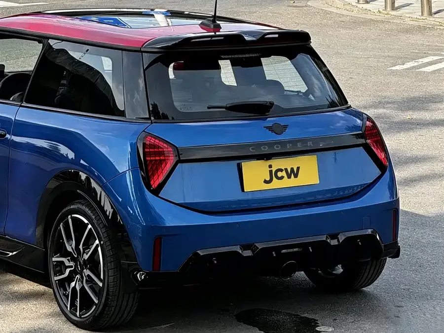 MINI JCW MINI JCW 2025 JOHN COOPER WORKS 2026 — миниатюра 2