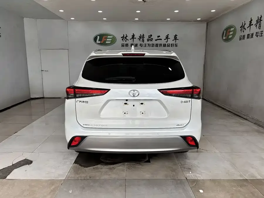 Toyota Highlander Highlander 2022 380T 4WD Premium Edition 7 Seaters 2024 — миниатюра 2