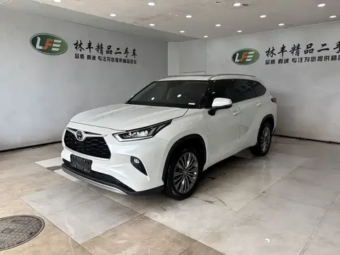 Toyota Highlander 2024 buy in Moscow