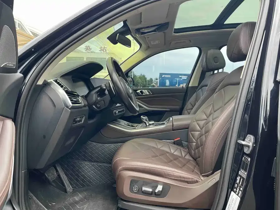 BMW X5 2022 xDrive 30Li Exclusive M Sport Package 2022 — миниатюра 2