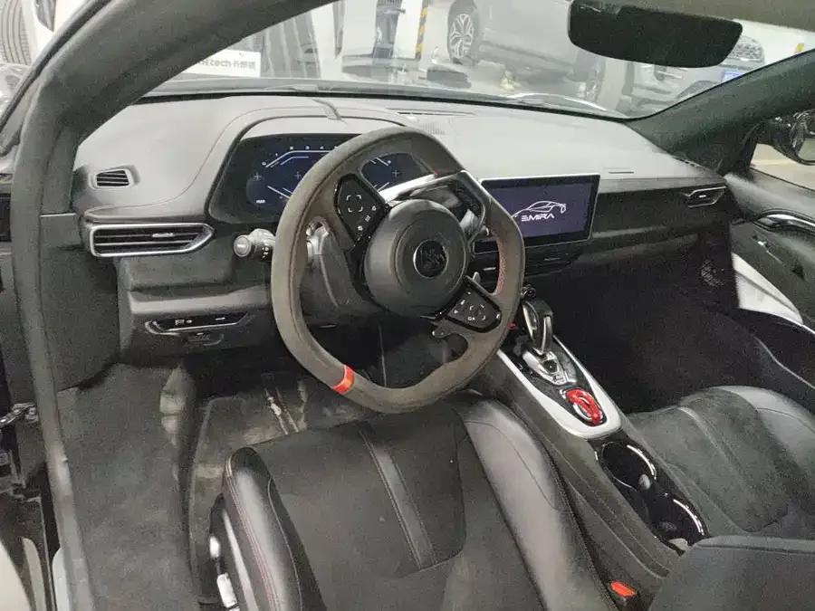 Lotus EMIRA EMIRA 2021 2.0T DCT First Edition 2023 — миниатюра 2