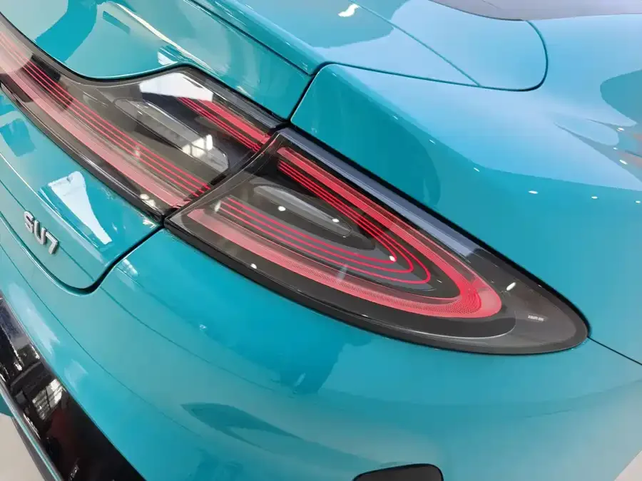 Xiaomi SU7 Xiaomi SU7 2024 rear-wheel drive standard founding edition 2024 — миниатюра 2