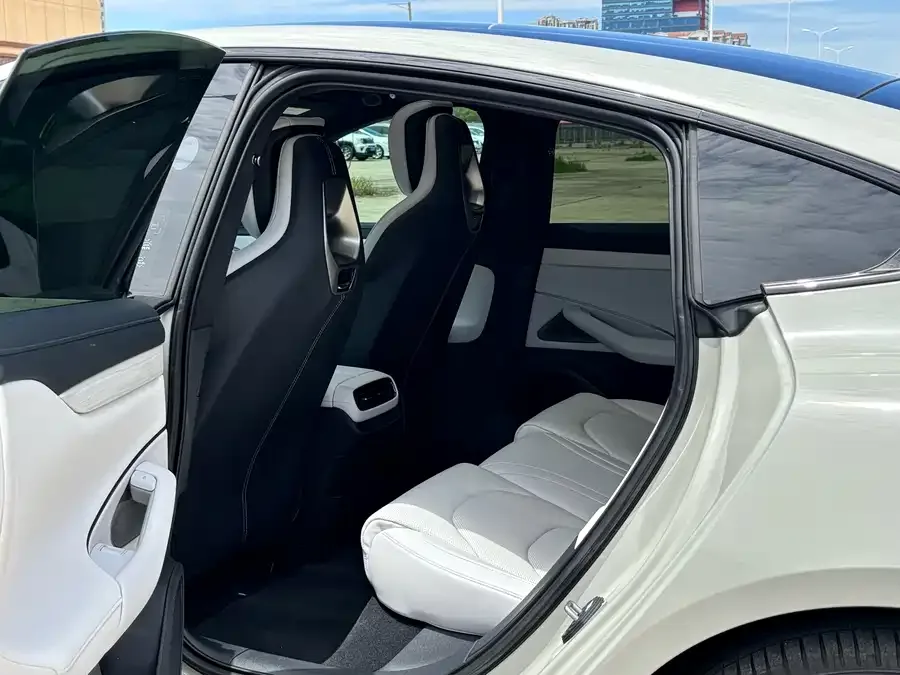 Xiaomi SU7 Xiaomi SU7 2024 four-wheel drive ultra-long battery life high-end intelligent driving Max version 2025 — миниатюра 5
