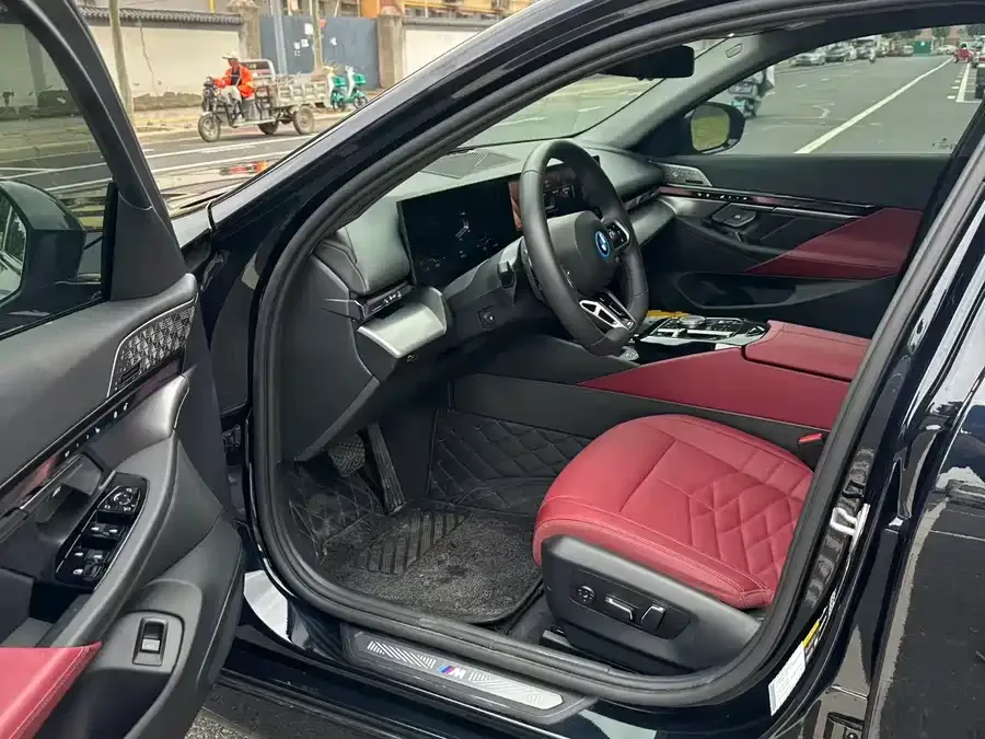 BMW i5 2025 eDrive 40L M Sport Package 2025 — миниатюра 4