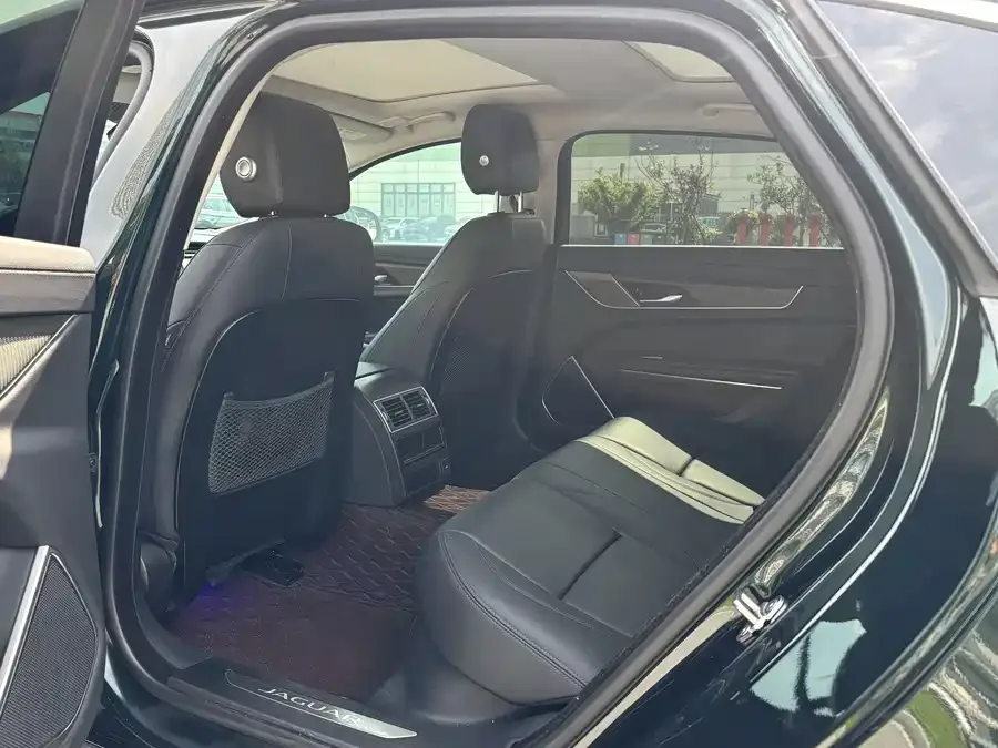 Jaguar XFL 2023 XFL 2.0T P200 2WD Elite Luxury Edition 2023 — миниатюра 5