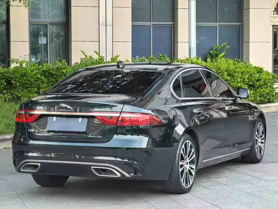 Jaguar XFL 2022 XFL 2.0T P250 2WD Exclusive Luxury Edition 2022 — миниатюра 3