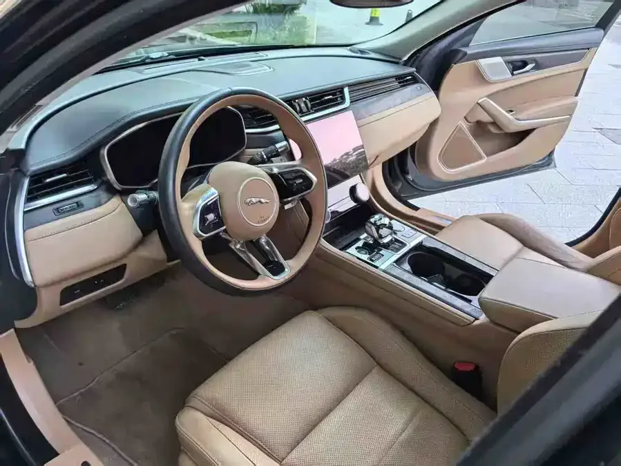 Jaguar XFL 2022 XFL 2.0T P250 2WD Exclusive Luxury Edition 2022 — миниатюра 4