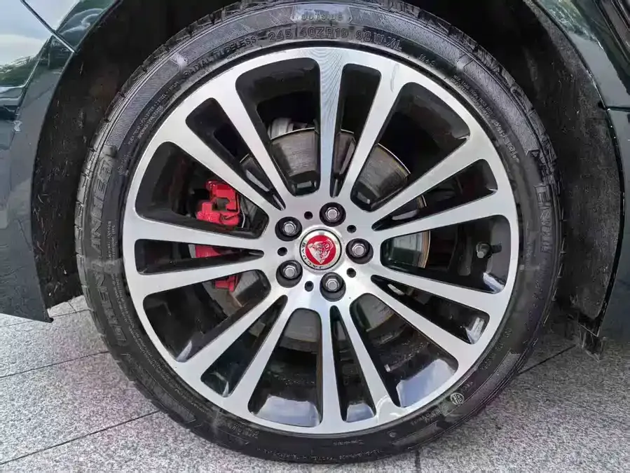 Jaguar XFL 2022 XFL 2.0T P250 2WD Exclusive Luxury Edition 2022 — миниатюра 5