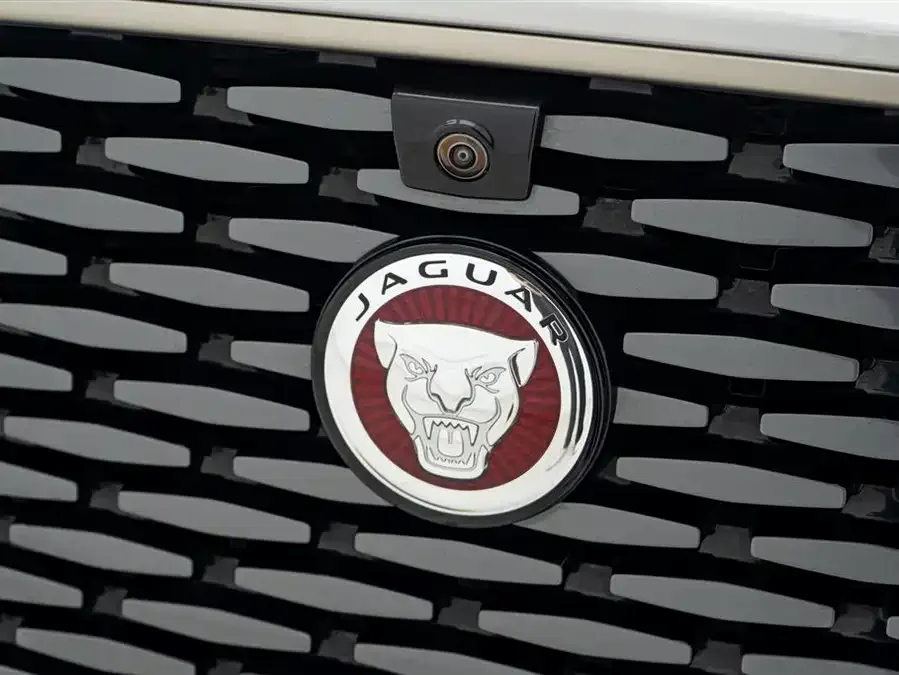 Jaguar XFL 2024 2.0T P250 2WD Luxury Edition 2025 — миниатюра 3