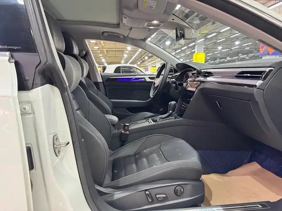 Volkswagen FAW- CC FAW-Volkswagen CC 2023 Shooting Brake 380TSI Hunting Heart Edition 2023 — миниатюра 3