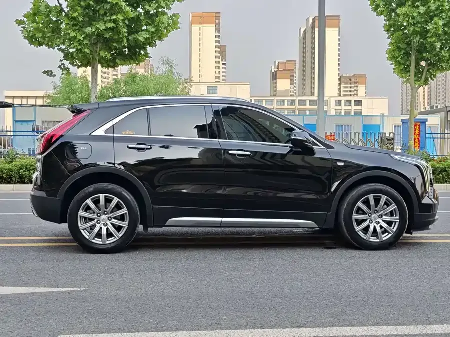 Cadillac XT4 2022 28T two-wheel drive luxury model 2023 — миниатюра 4