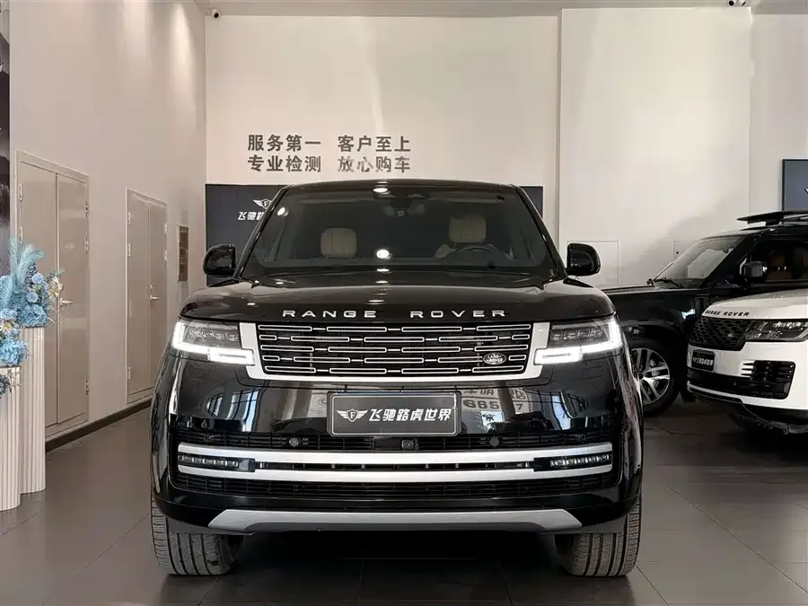 Land Rover Range Rover Range Rover 2024 3.0 L6 400PS Model Extended Edition 2024 — миниатюра 3