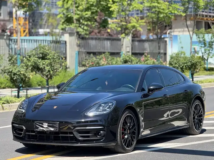 Porsche Panamera 2023