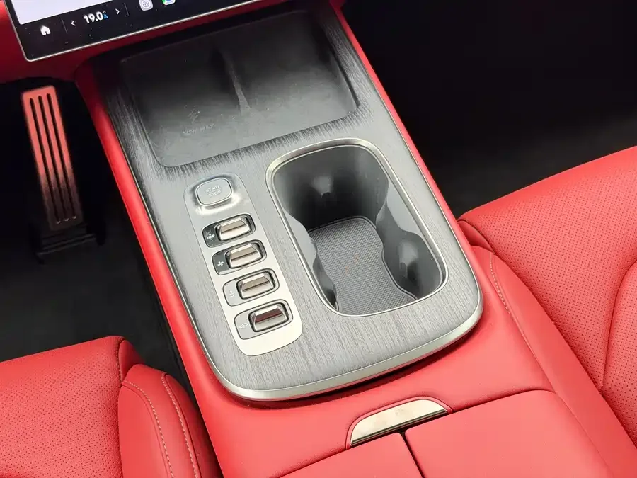 Xiaomi SU7 Xiaomi SU7 2024 four-wheel drive ultra-long battery life high-end intelligent driving Max version 2026 — миниатюра 5