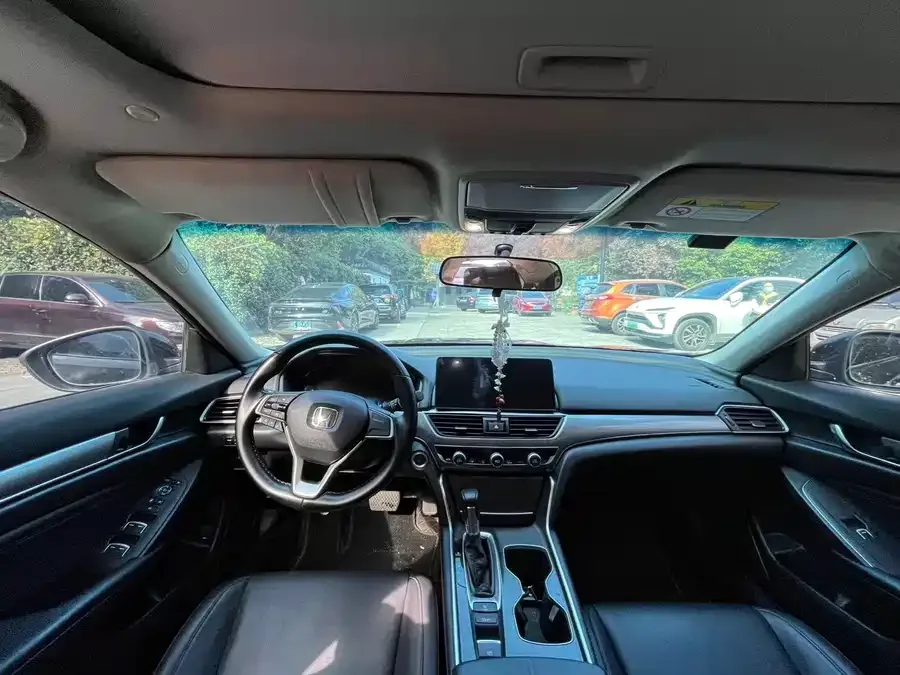 Honda Accord Accord 2022 260TURBO Deluxe Edition 2023 — миниатюра 2