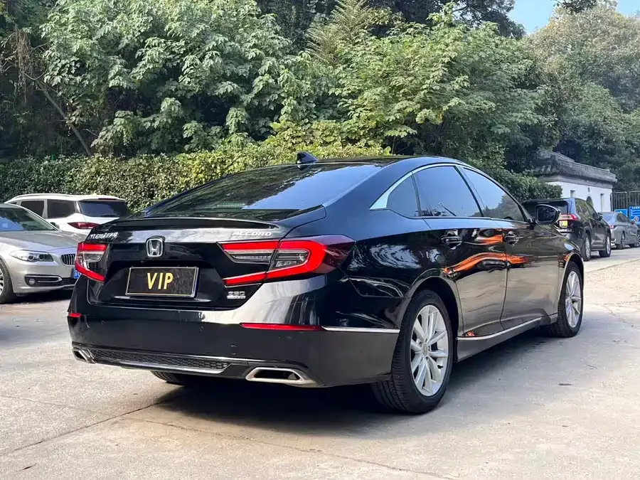 Honda Accord Accord 2022 260TURBO Deluxe Edition 2023 — миниатюра 3