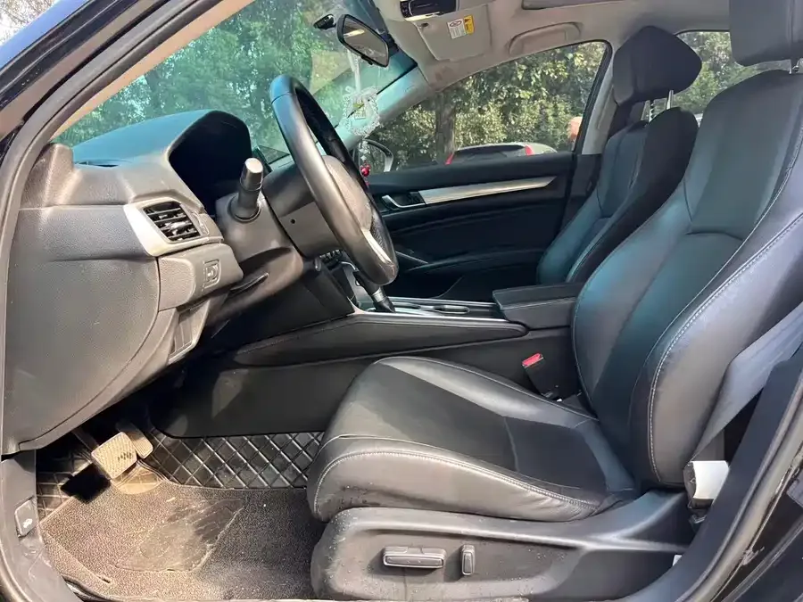 Honda Accord Accord 2022 260TURBO Deluxe Edition 2023 — миниатюра 4
