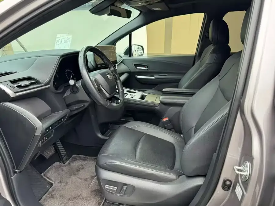 Toyota Sienna SIENNA 2024 2.5L Hybrid Premium Edition 2023 — миниатюра 4