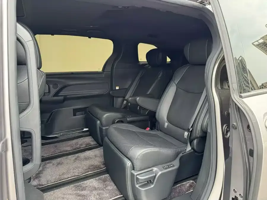 Toyota Sienna SIENNA 2024 2.5L Hybrid Premium Edition 2023 — миниатюра 5